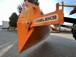 tipping transportbox for tractor bucket 120 l