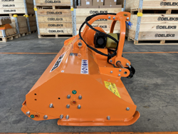 triturador com deslocamento hidraulico para trator de pomar mod jaguar 170