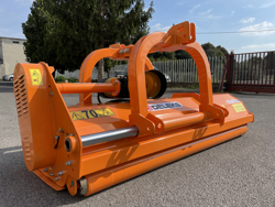 triturador de martelos com deslocamento hidráulico mod grizzly 160