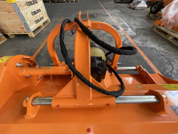 triturador com deslocamento hidraulico para trator de pomar mod jaguar 130