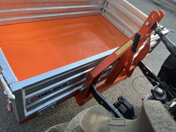 caixa basculante para transporte de mercadorias com trator mod t 2000