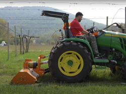 triturador de martelos deslocavel para trator serie leve com 1.4m de mod lince sp140h